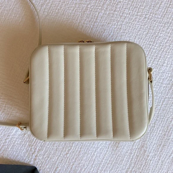 ✨SOLD✨YSL (Saint Laurent) Vicky Toy Small Quilted Lambskin Camera Bag - Picture 4 of 11